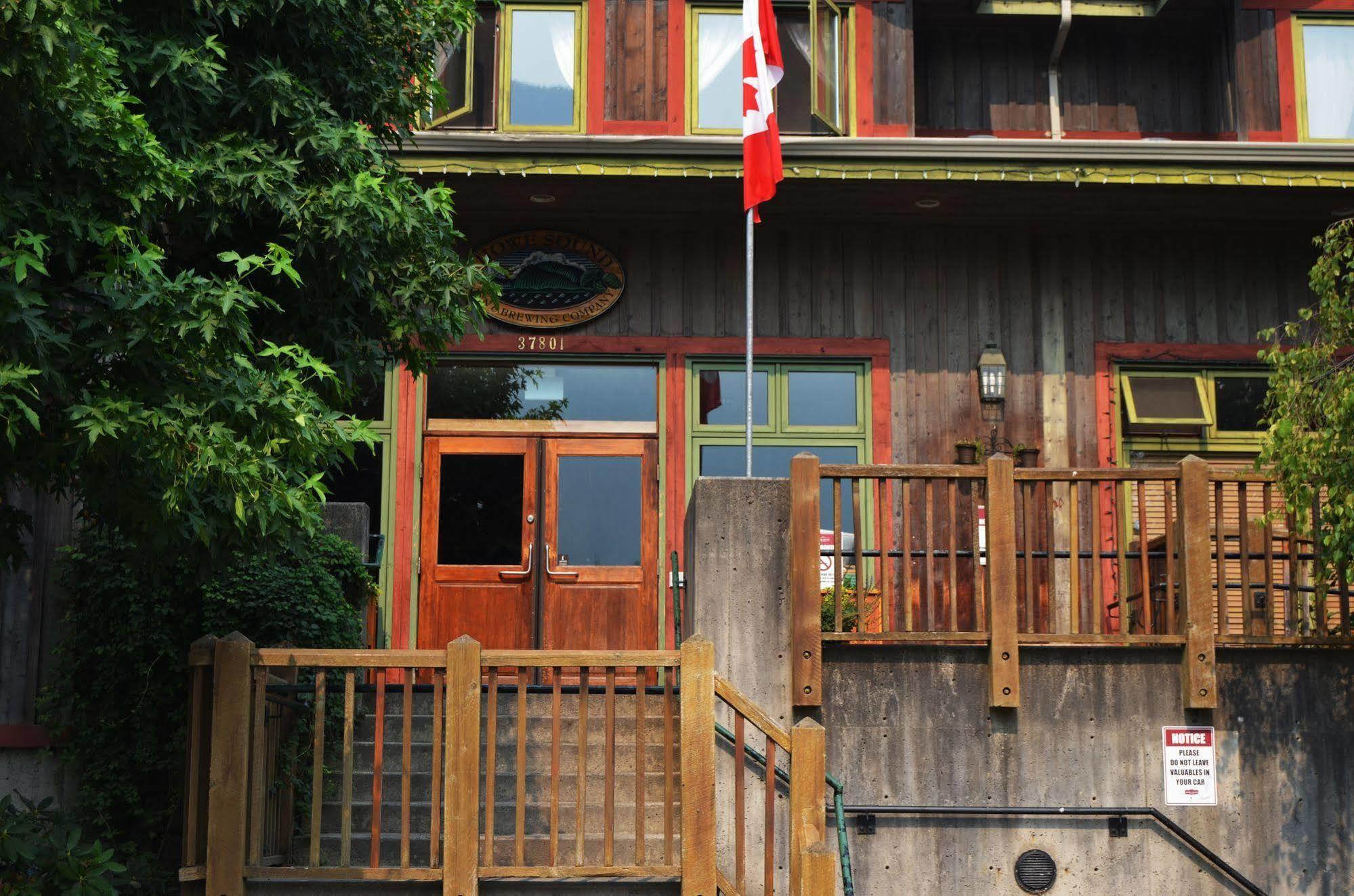 Howe Sound Inn & Brewing Company Squamish Exterior photo
